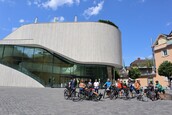 passathon TeilnehmerInnen vor dem Montforthaus in Feldkirch. Foto: passathon